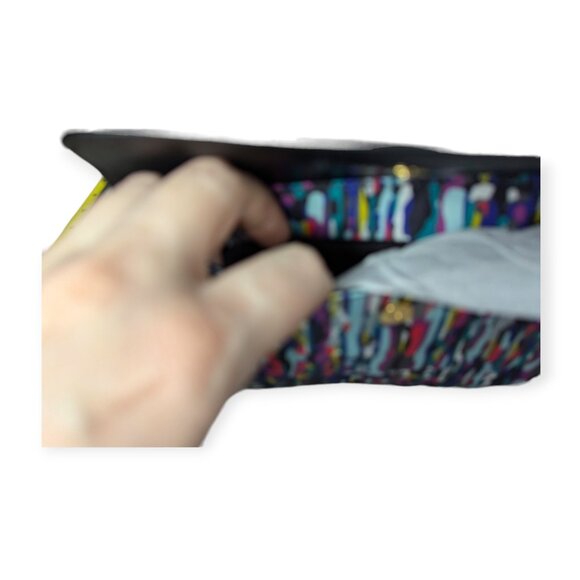 NWT Vera Bradley Watercolor Brushstrokes Leather Envelope Wristlet Wallet - Picture 5 of 7
